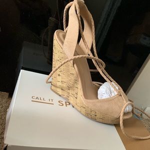 Treawen-32 wedges from Call it Spring